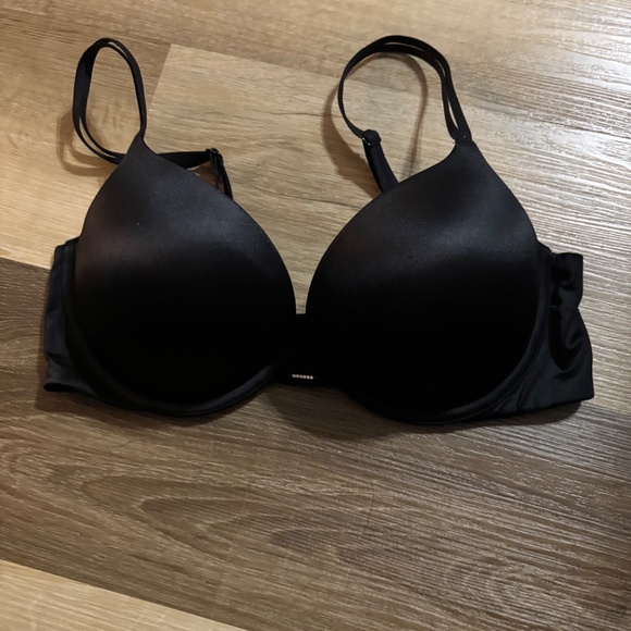 Victoria’s Secret Very Sexy Push Up Bras - Picture 2 of 4